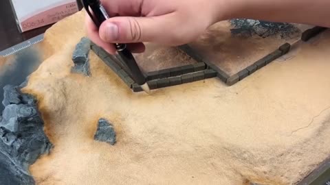 Decorate the model courtyard by hand