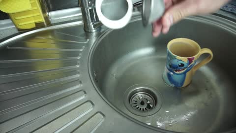 simple tea cup cleaning hack