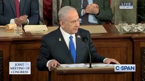 NETANYAHU: "Một số người biểu tình giơ cao các biển hiệu tuyên bố 'Những người đồng tính vì Gaza..."