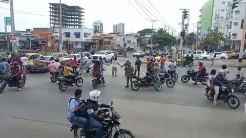 Protesta en la Bomba El Gallo