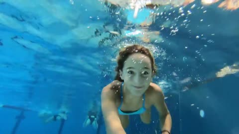 IM SWAMING POOL UNDER WATER VIDEO CAPTHER