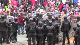 Manifestación indígena fue dispersada con gases lacrimógenos por la Policía en Quito