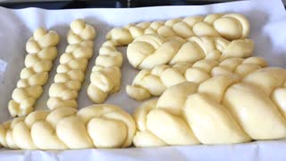 How to make sweet bread