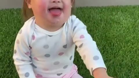 Mom captured her baby's funny moment when she is very happy
