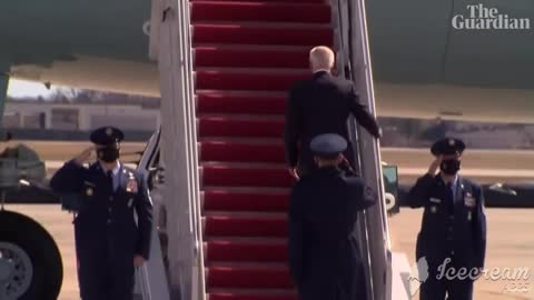 Joe Biden stumbles on steps of Air Force [Watch Now]