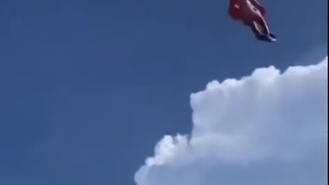 OMG! Child Lifted High In Air By Giant Kite!