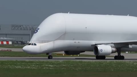 Airbus Beluga landing and takeoff at Finkenwerder, EDHI-20