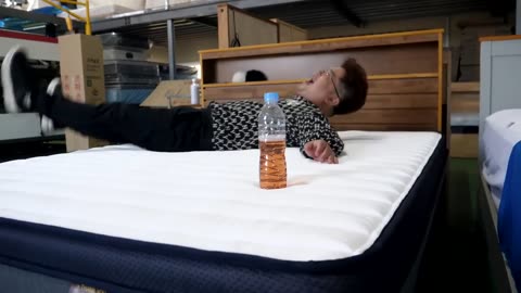 A Korean Bed Factory That Makes Mattresses Like Soft Cakes