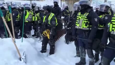 THOUSANDS OF UNLAWFUL RIOT POLICE PUSH BACK PROTESTOR- NEWS OF WORLDS