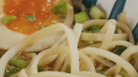 Ramen Revolution: Creamy Avocado Pesto Pasta in 60 Seconds! #shorts #viralshorts #foodhacks