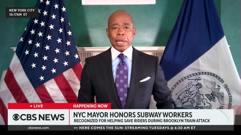 NYC officials honor transit workers who helped during Brooklyn subway shooting | CBS News