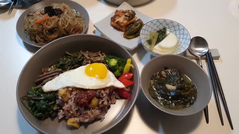 This is Bibimbap, one of the traditional Korean foods