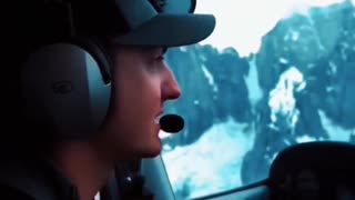 Pilot flies over Antarctica