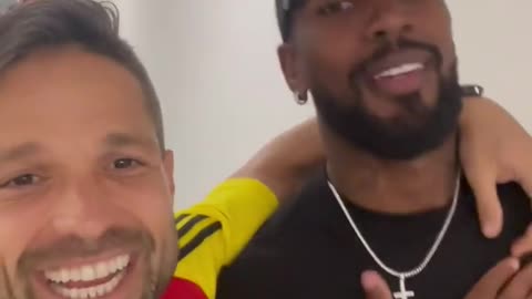 Diego Ribas tira sarro com Gerson no Maracanã