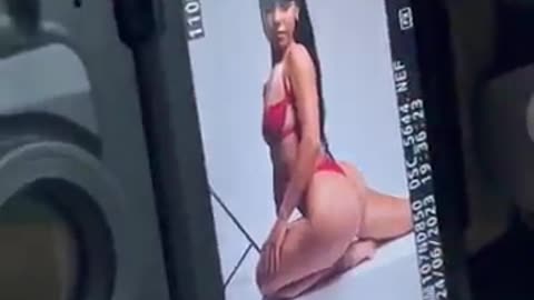 Liza showing her body