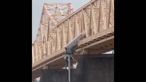 🚨BREAKING: Woman rescued from truck dangling off bridge in Louisville #Louisville | #Kentucky