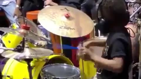 Little 4 years old kid destroyed that drummers *AMAZING*