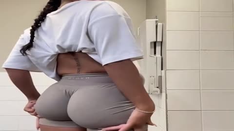 Big bank tiktok challenge 🔥🔥❤️‍🔥ClipchampGirls #twerkmusic #gym #fit #workout