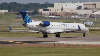 GoJet CRJ-700 Departing St. Louis Lambert International Airport