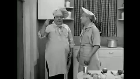 HONEYMOONERS CLASSIC, "CAN IT CORE AN APPLE?" RALPH KRAMDEN AND ED NORTON AT THEIR FINEST!
