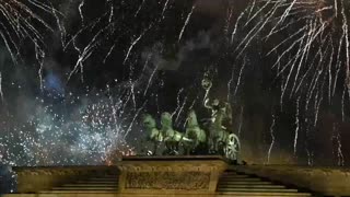 Berlín recibe el 2019 con fuegos artificiales en la Puerta de Brandeburgo