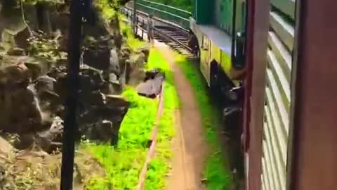 The real sound of the Sri Lankan train