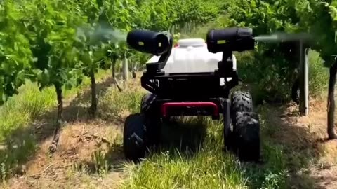Robot trees automatic watering speed