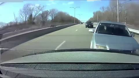 Shocking overtaking failure - Crazy driving