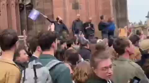 "Macron Resignation!" Shout Demonstrators Outside Emmanuel Macron's Meeting in Strasbourg, France