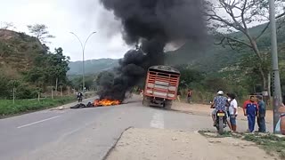 Trasportadores informales protestan en Bucaramanga por operativos policiales