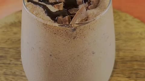 Ultimate Chocolate Shake: Rich, Creamy, and Irresistible!"