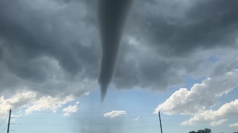 THE MOST INSANE TORNADO VIDEO ever captured in Westmoreland, Kansas