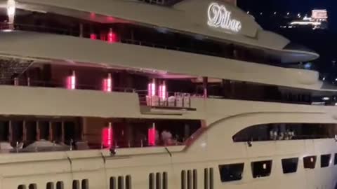 World's largest Yacht perfect to enjoy christmas