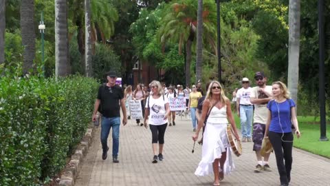 Brisbane Freedom Rally, March 20, 2021 - Israel woman's plea for help