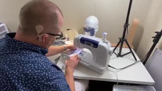 Hearing-impaired man makes masks for those with same condition
