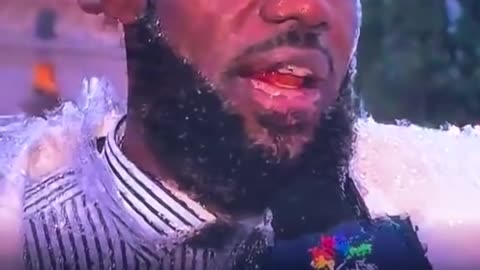 LEBRON JAMES cazado con ojo REPTIL DEMONIO video censurado ELlos viven¡