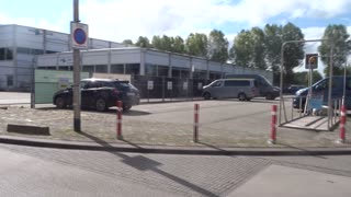 4e vaccinatieronde van de Rijnmond, enige locatie Rotterdam Airport, heel stil met bezoekers!