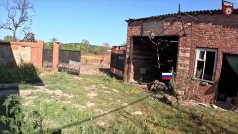 Ukrainian Soldiers Clearing Houses(Pivnichny, Donetsk)