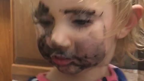 Little Girl Makes Huge Mess Doing Makeup