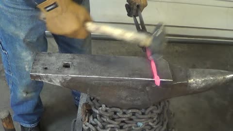 Forging a Leaf with my new hammer