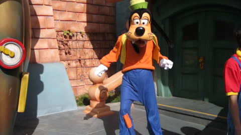 Goofy does The Perfect Cast!