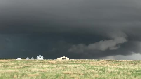 Storm Chasers Capture Huge Storm Supercell