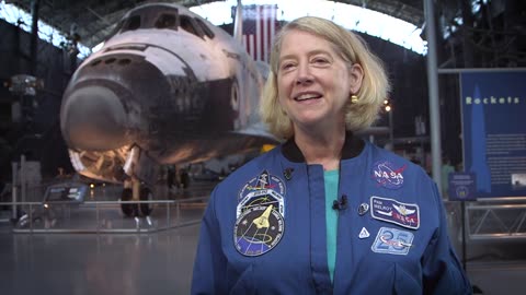 Deputy Administrator Pam Melroy Honors Space Shuttle Closeout Crew Lead