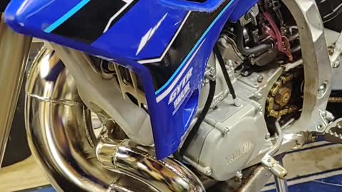 YZ250 2 stroke sound