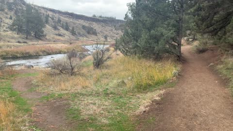 Central Oregon – Smith Rock State Park – Riverside Hiking in the Rain – 4K