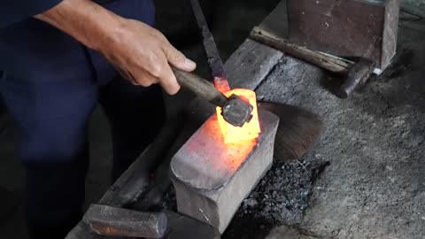 How Japanese samurai swords were made. A 75-year-old swordsman who has made 1,000 Japanese swords