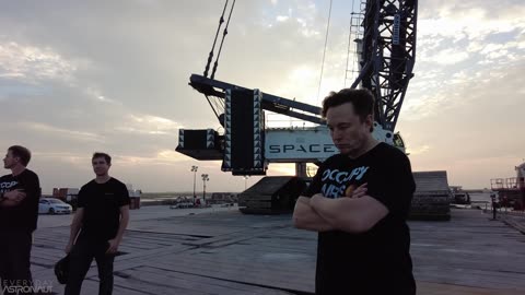 Go up SpaceX's Starship-catching robotic launch tower with Elon Musk!