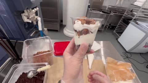 How To Make a Peanut Butter Cup Ice Cream Cake Cup