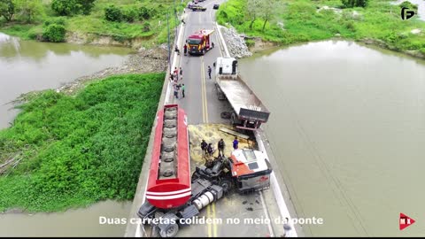 COLLISION BETWEEN TWO TRAILERS ON THE BRIDGE