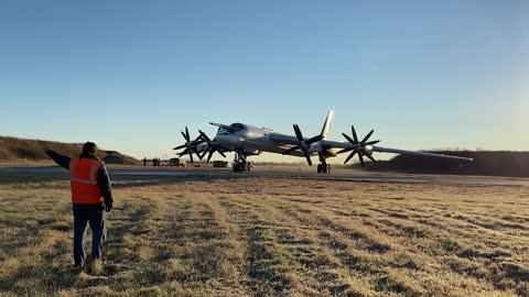 16.10.22 - ✈️ Two Tu-95MS strategic missile carriers on (daily) routine tour..